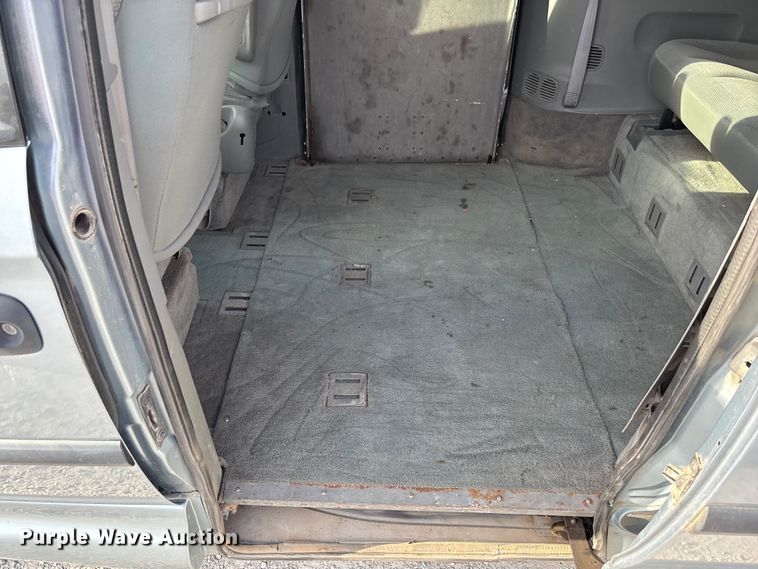 image for item ET4686 2005 Dodge Grand Caravan handicap accessible van