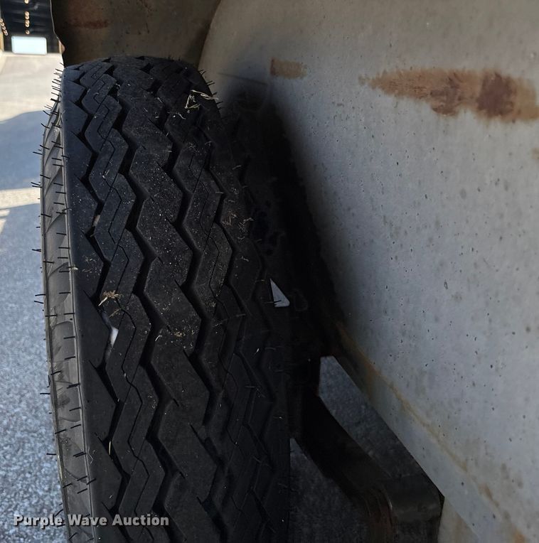 image for item ET4715 1995 Double N utility trailer