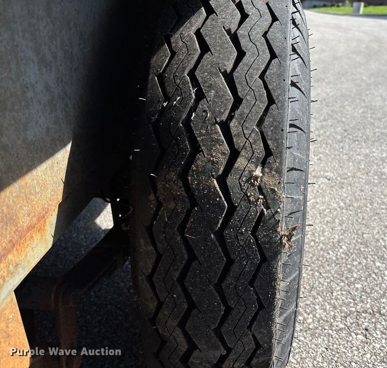 image for item ET4715 1995 Double N utility trailer