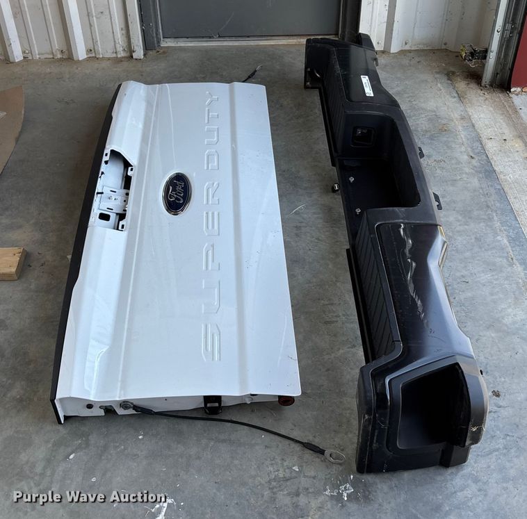 image for item ET4716 Ford tailgate