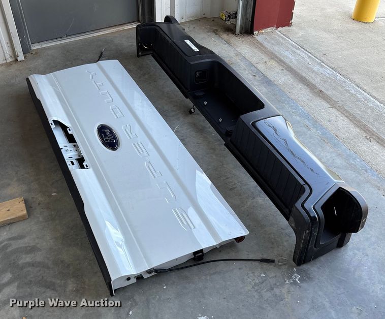 image for item ET4716 Ford tailgate