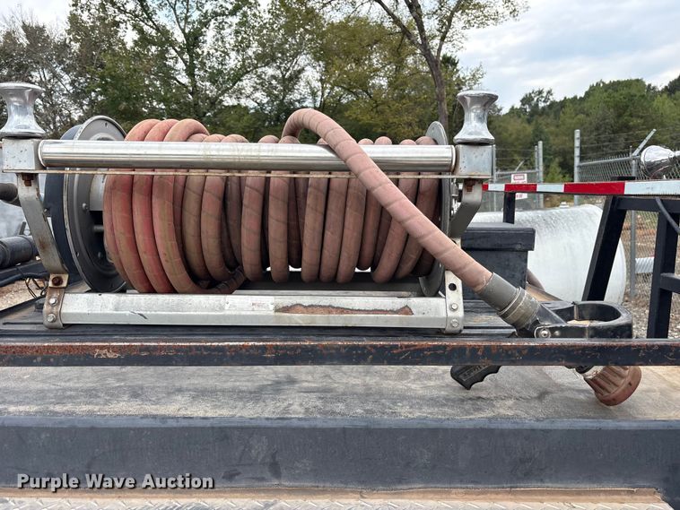 image for item ET7095 Brush truck pickup truck bed