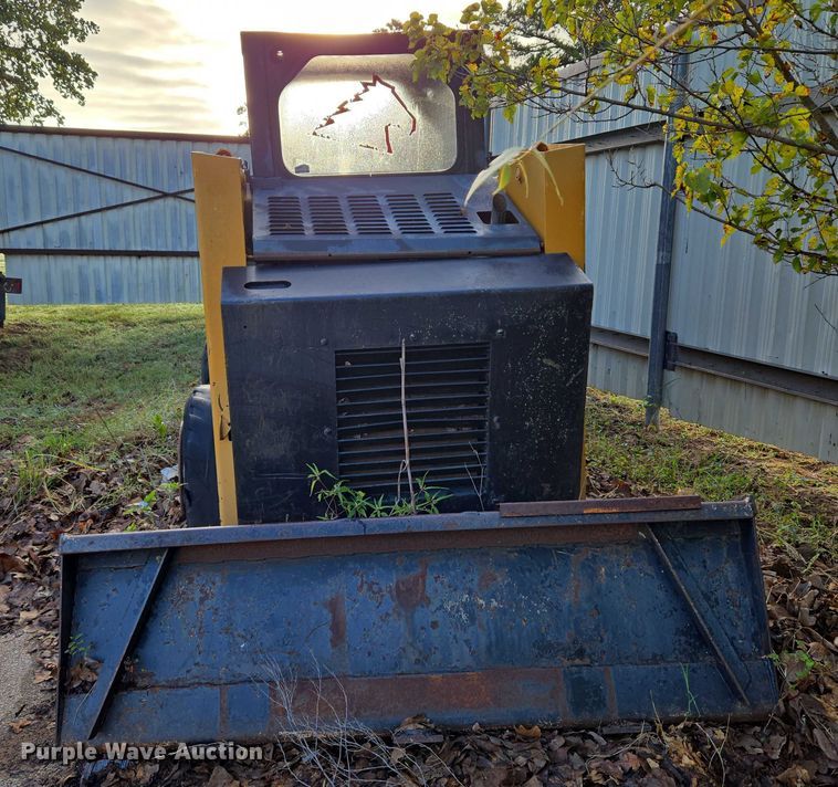 image for item EU3760 Mustang 940 skid steer loader