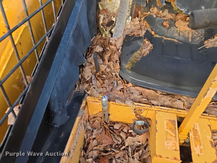 image for item EU3760 Mustang 940 skid steer loader