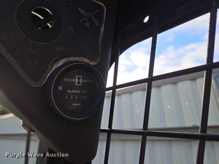 image for item EU3760 Mustang 940 skid steer loader