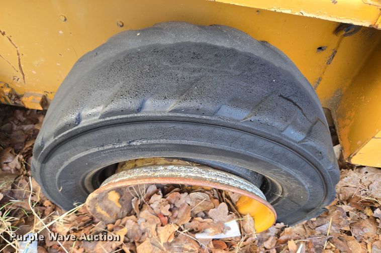 image for item EU3760 Mustang 940 skid steer loader