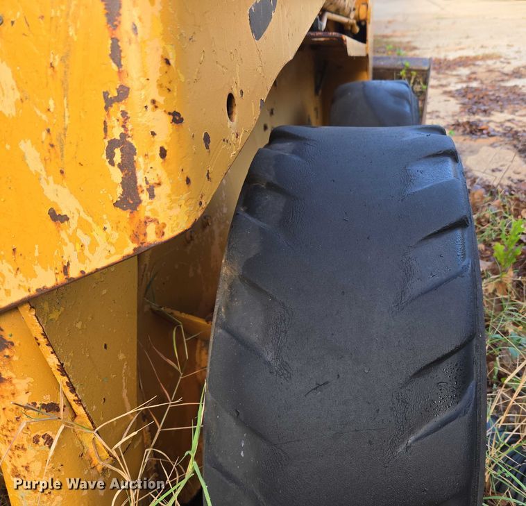 image for item EU3760 Mustang 940 skid steer loader