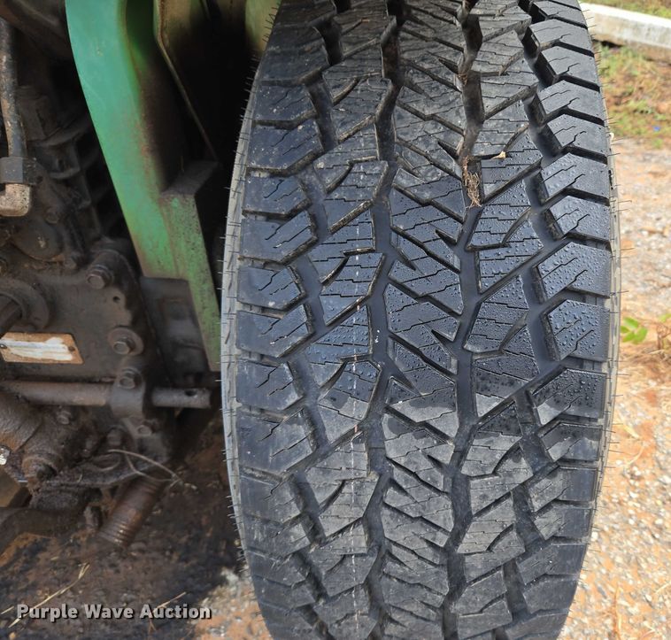 image for item EU3762 John Deere 856 tractor