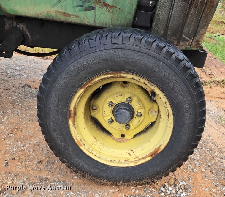 image for item EU3762 John Deere 856 tractor