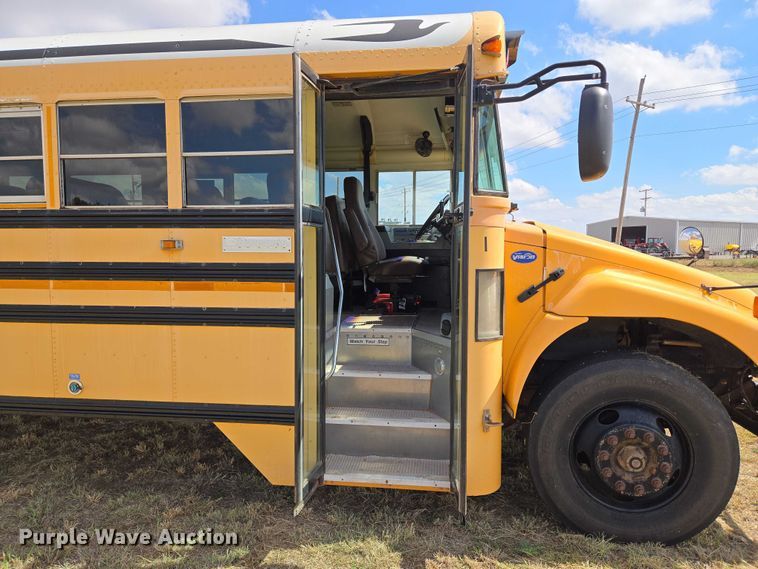 image for item EU3769 2006 Blue Bird Bb Conventional school bus