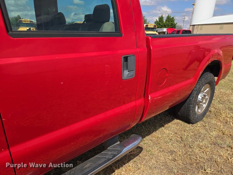 image for item EU3771 2008 Ford F-350 Crew Cab pickup truck