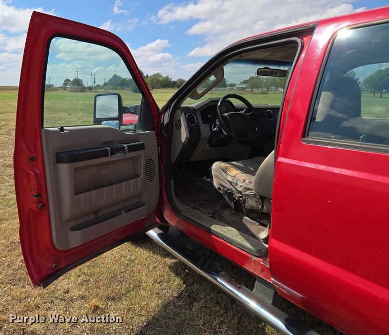 image for item EU3771 2008 Ford F-350 Crew Cab pickup truck