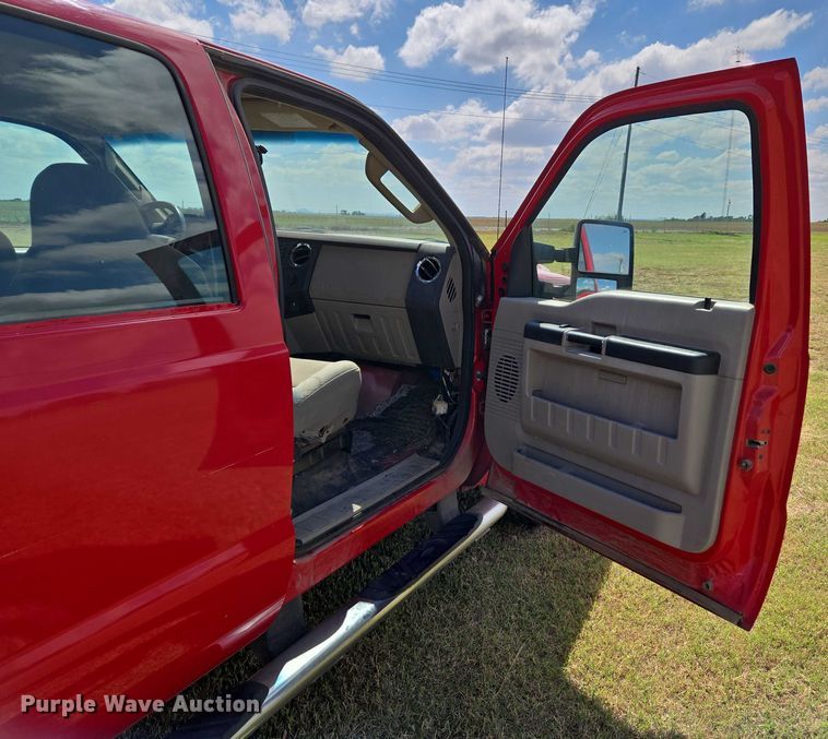 image for item EU3771 2008 Ford F-350 Crew Cab pickup truck
