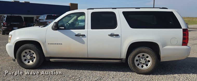 image for item EU3807 2010 Chevrolet Suburban SUV