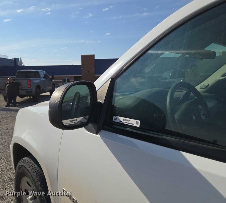 image for item EU3807 2010 Chevrolet Suburban SUV