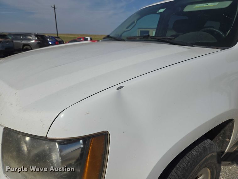 image for item EU3807 2010 Chevrolet Suburban SUV