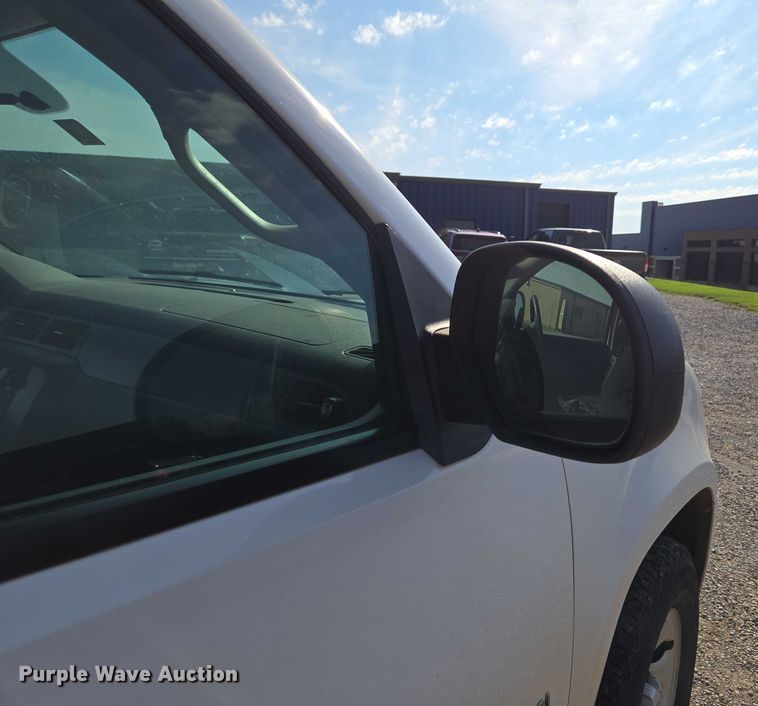 image for item EU3807 2010 Chevrolet Suburban SUV