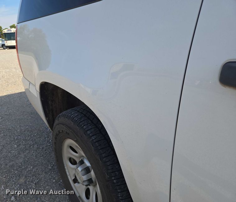 image for item EU3807 2010 Chevrolet Suburban SUV
