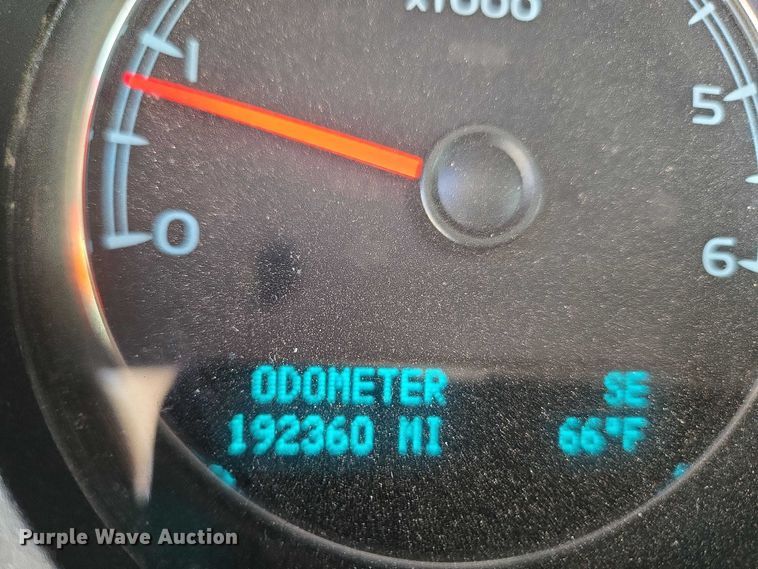 image for item EU3807 2010 Chevrolet Suburban SUV