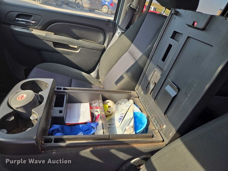 image for item EU3807 2010 Chevrolet Suburban SUV