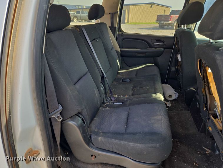 image for item EU3807 2010 Chevrolet Suburban SUV