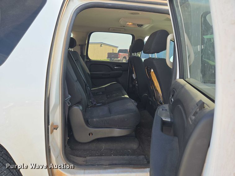 image for item EU3807 2010 Chevrolet Suburban SUV