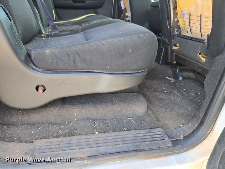 image for item EU3807 2010 Chevrolet Suburban SUV