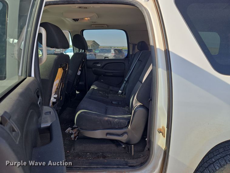 image for item EU3807 2010 Chevrolet Suburban SUV