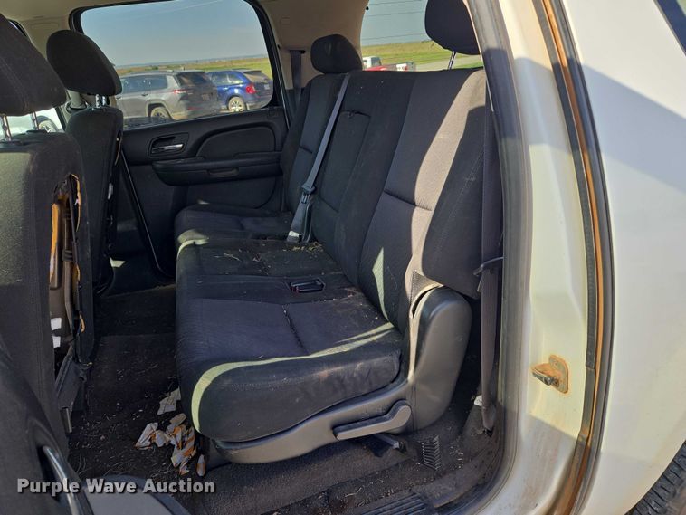 image for item EU3807 2010 Chevrolet Suburban SUV