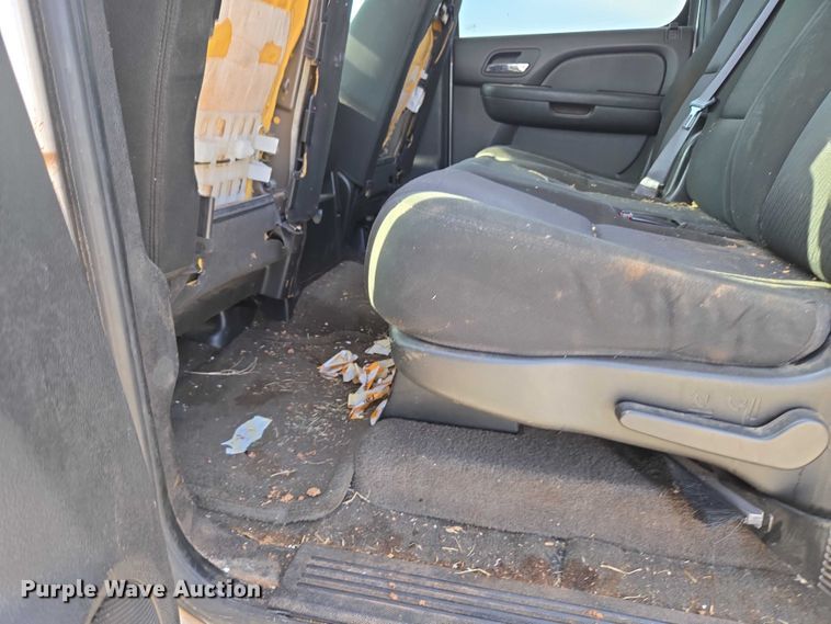 image for item EU3807 2010 Chevrolet Suburban SUV