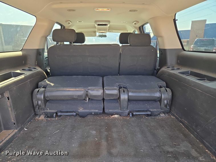 image for item EU3807 2010 Chevrolet Suburban SUV