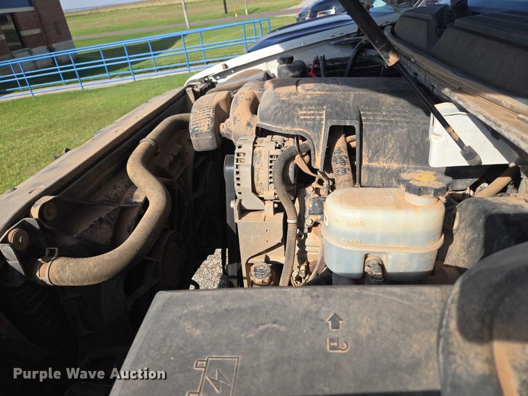 image for item EU3807 2010 Chevrolet Suburban SUV