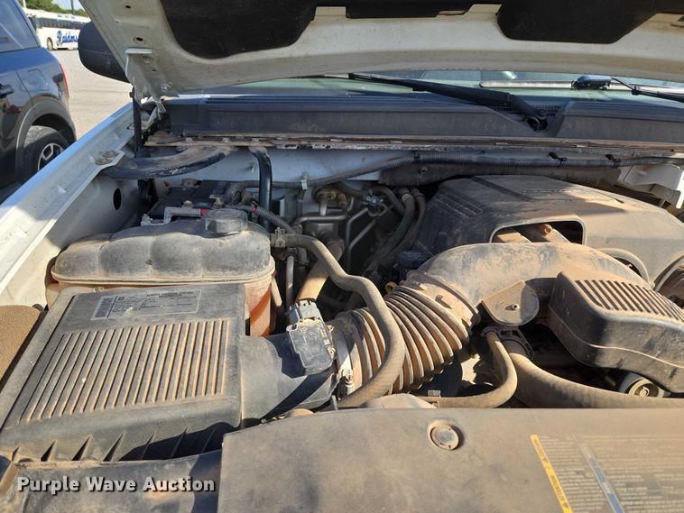 image for item EU3807 2010 Chevrolet Suburban SUV