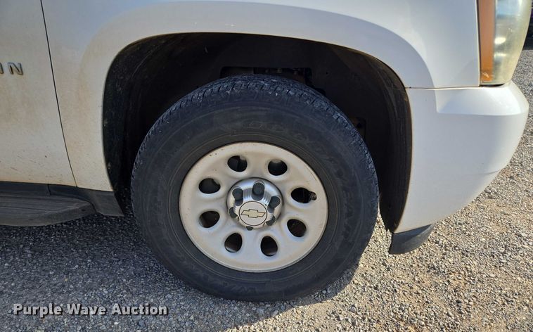 image for item EU3807 2010 Chevrolet Suburban SUV