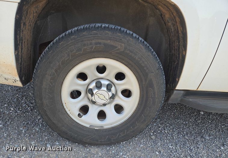 image for item EU3807 2010 Chevrolet Suburban SUV