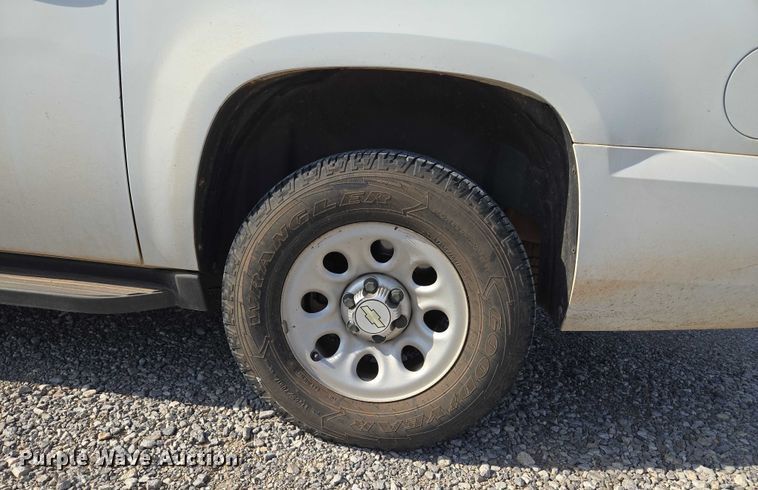 image for item EU3807 2010 Chevrolet Suburban SUV