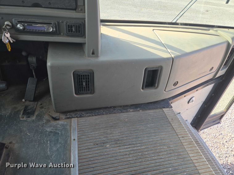 image for item EU3808 2007 Thomas Built Saf-T-Liner HDX school bus