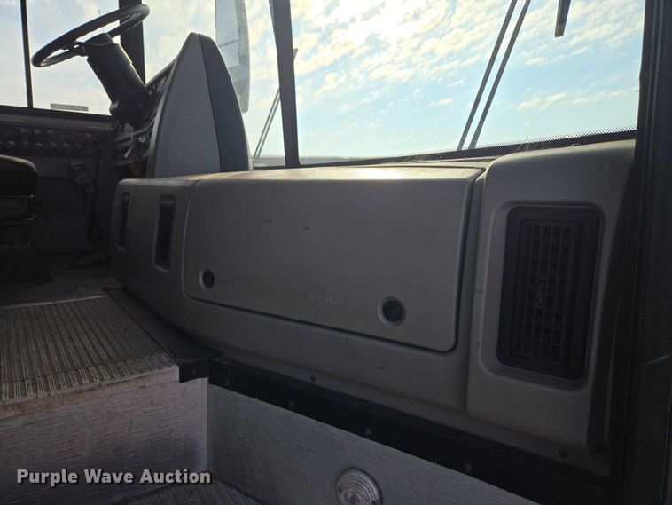 image for item EU3808 2007 Thomas Built Saf-T-Liner HDX school bus