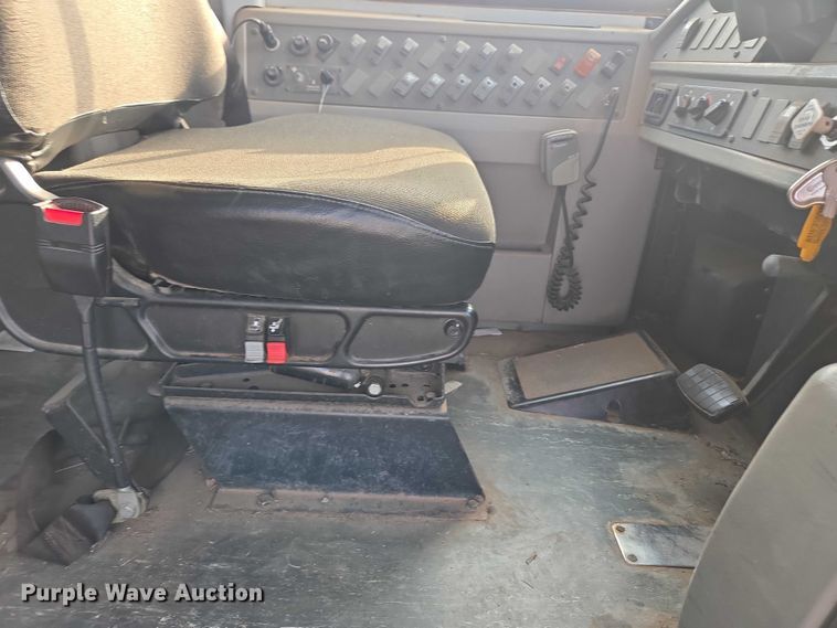 image for item EU3808 2007 Thomas Built Saf-T-Liner HDX school bus