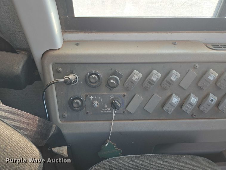 image for item EU3808 2007 Thomas Built Saf-T-Liner HDX school bus