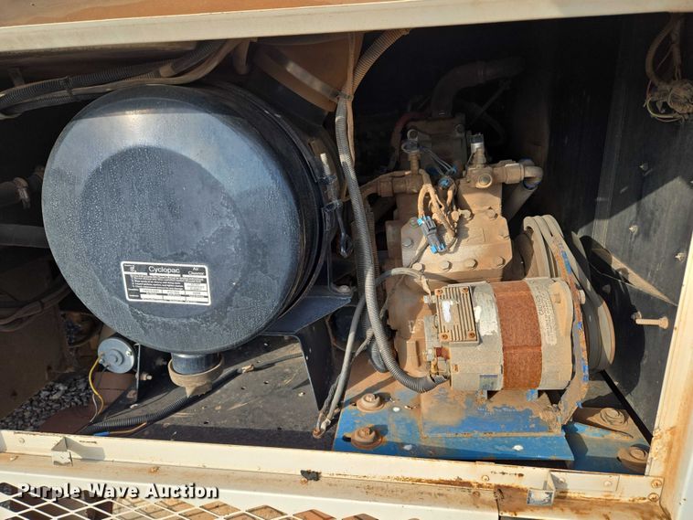 image for item EU3808 2007 Thomas Built Saf-T-Liner HDX school bus