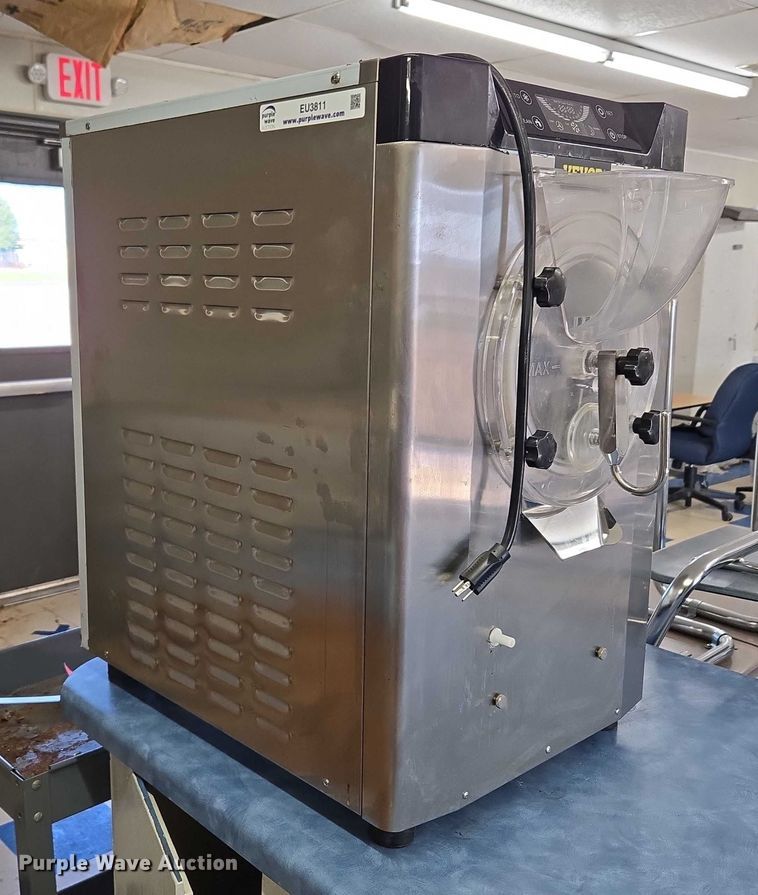 image for item EU3811 Vevor YKF-7218 ice cream machine
