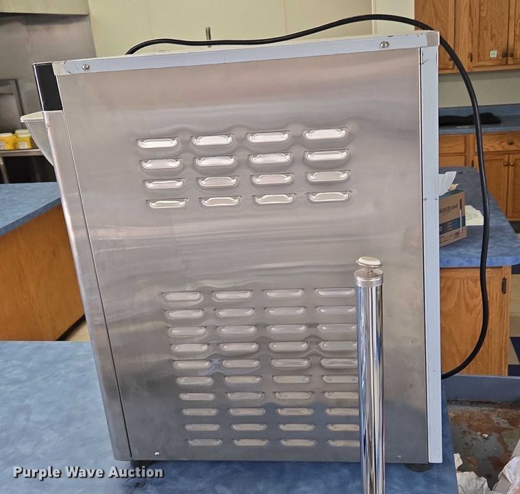 image for item EU3811 Vevor YKF-7218 ice cream machine