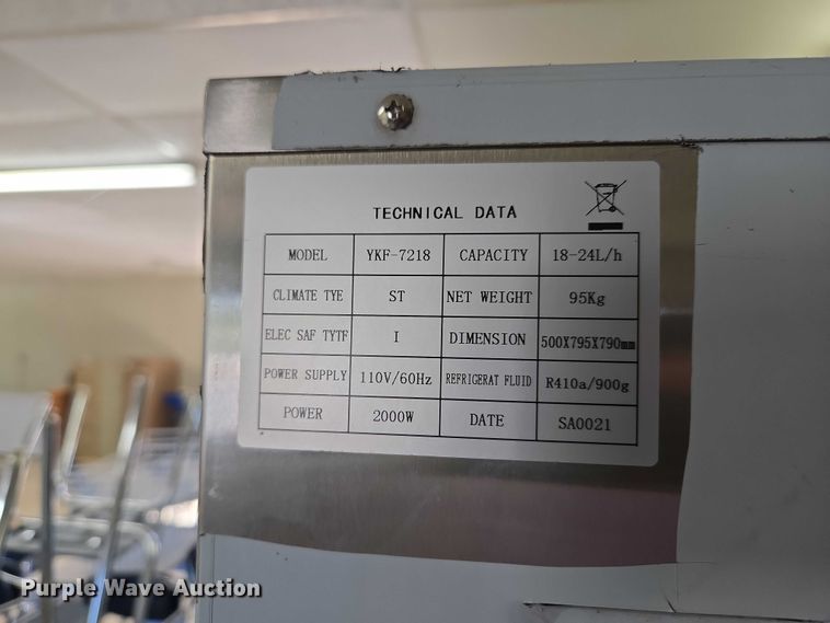 image for item EU3811 Vevor YKF-7218 ice cream machine