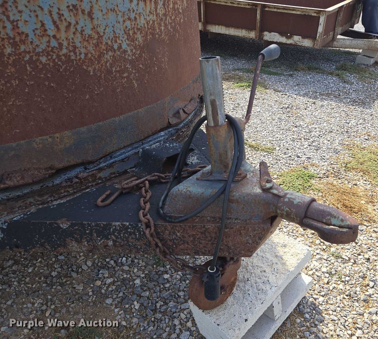 image for item EU3815 1993 W-W Trailer Manufacturers livestock trailer