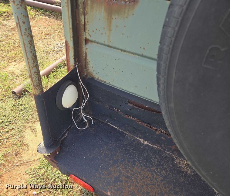 image for item EU3815 1993 W-W Trailer Manufacturers livestock trailer