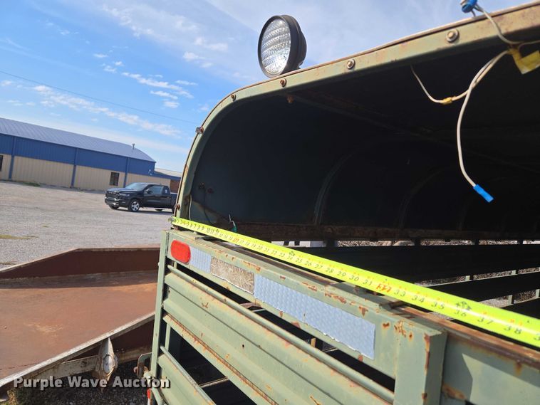 image for item EU3815 1993 W-W Trailer Manufacturers livestock trailer