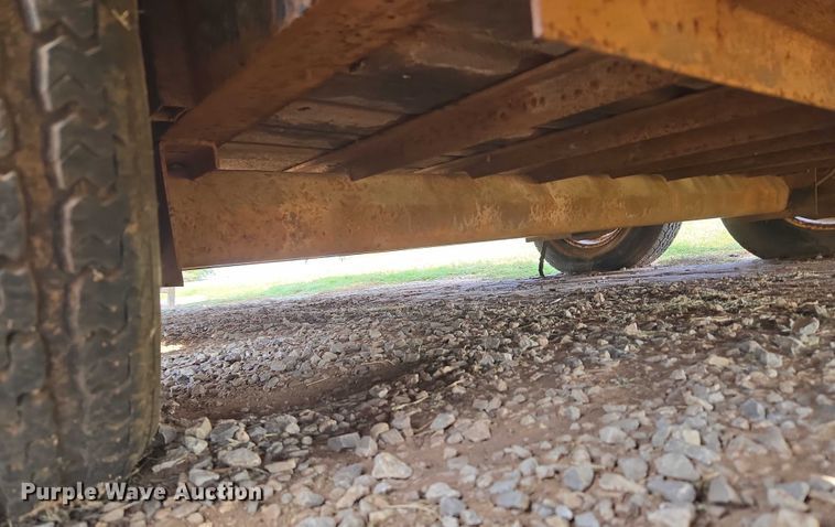 image for item EU3815 1993 W-W Trailer Manufacturers livestock trailer