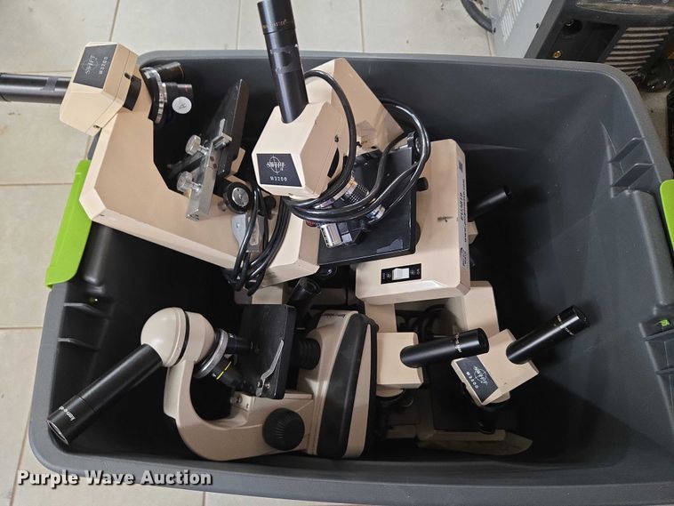 image for item EU3819 Swift M3200 microscopes  