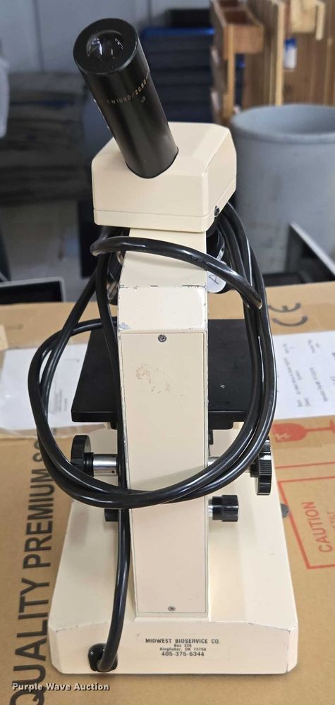 image for item EU3819 Swift M3200 microscopes  